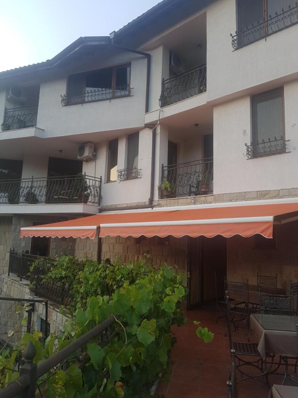 וליקו טורנובו Family Hotel Silvestar מראה חיצוני תמונה